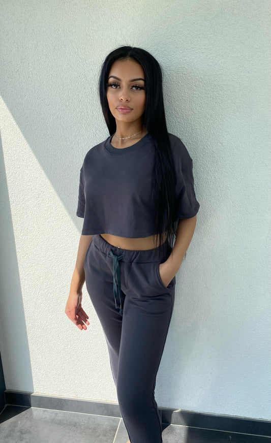 Ensemble crop top gris foncé